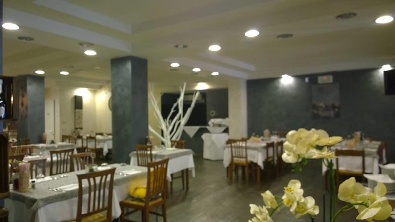 Albergo Ristorante Uspa Gorino Ferrarese Bagian luar foto
